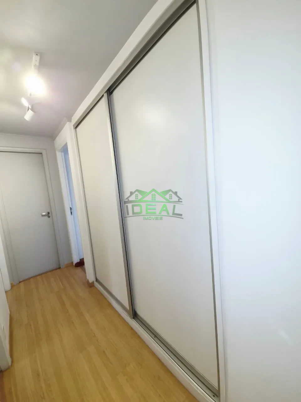 Apartamento a venda com 3 dormitórios , sendo 2 suítes, 3 vagas