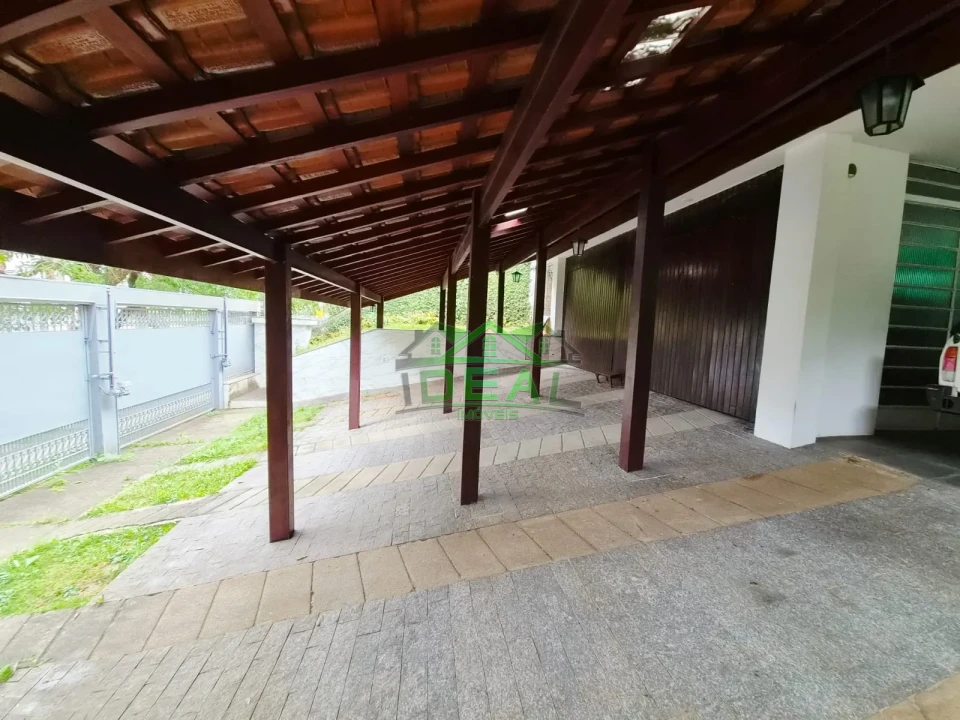 Imagens do imóveis Excelente Imóvel, com 3 dormitórios, 6 vagas de garagem
