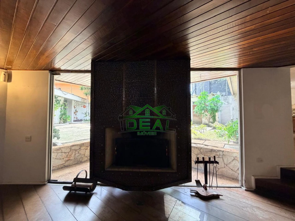 Casa para Venda no Alto de Pinheiros, 5 Dorms sendo 2 Suítes, 6 Vagas e Piscina