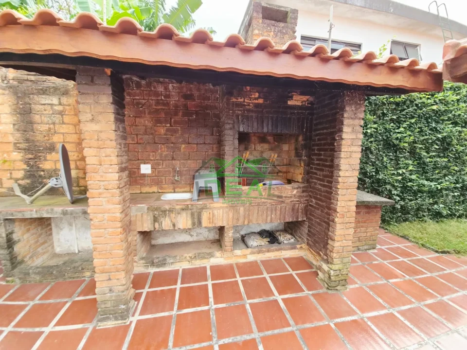 Imagens do imóveis Excelente Imóvel, com 3 dormitórios, 6 vagas de garagem