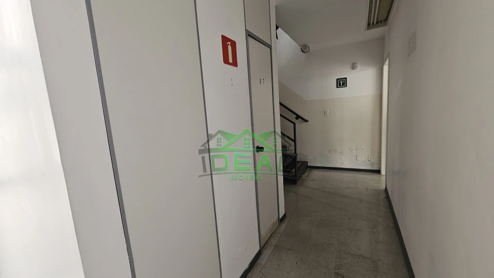 Venda Conjunto Comercial na Lapa, 9 salas, 20 vagas, 1459m²