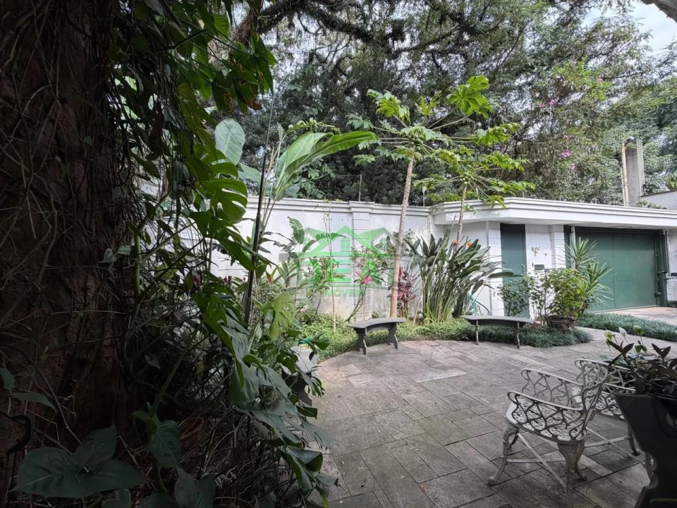 Imagens do imóveis Incomparavel Casa na Vila Madalena, 5 Suítes, 4 Vagas, Quintal e Churrasqueira