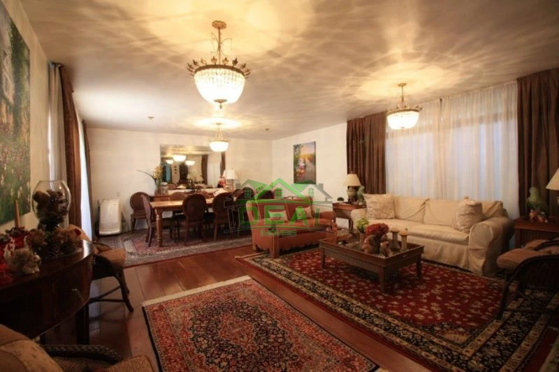 Casa para Venda no Alto de Pinheiros, 5 Dorms sendo 2 Suítes, 6 Vagas e Piscina