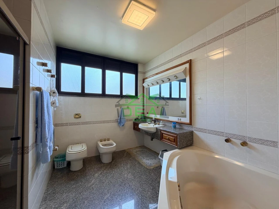 Imagens do imóveis Espaçoso Sobrado para Venda no Alto da Lapa, 4 suítes, 6 Banheiros e 6 Vagas