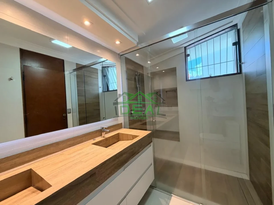 Imagens do imóveis Linda Casa de Arquiteto para Venda no Alto da Lapa, Espaço Gourmet e Piscina