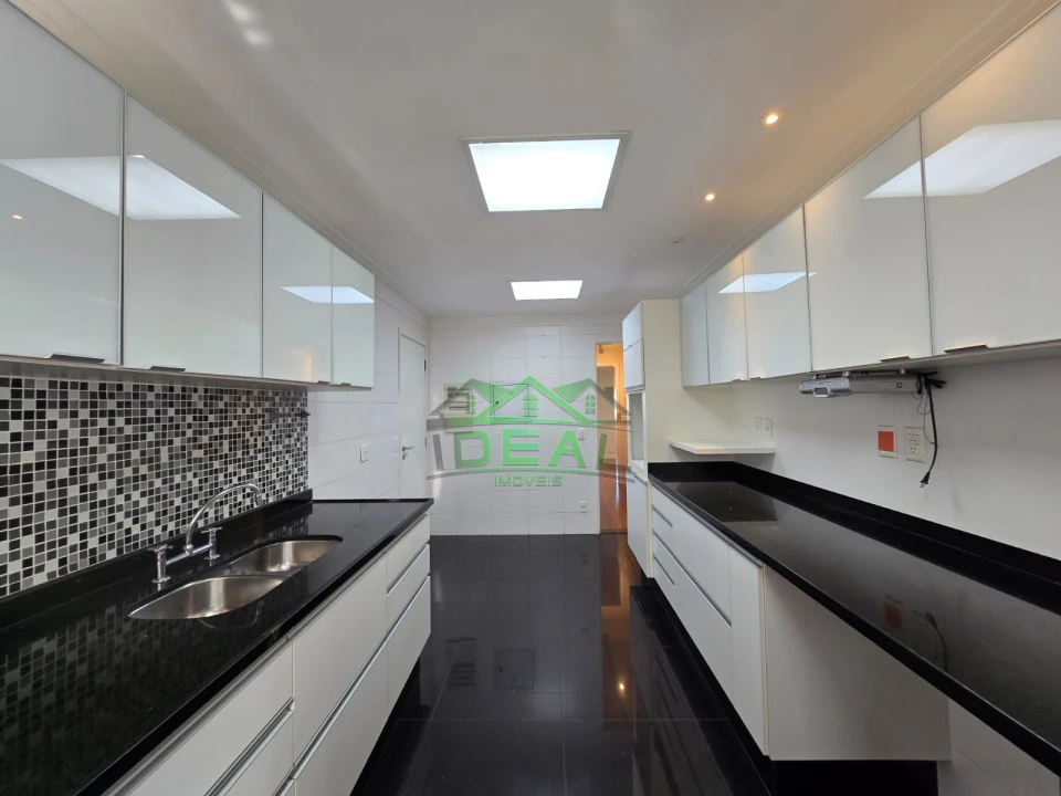 Imagens do imóveis Apartamento à venda no Alto da Lapa, com 366m² e uma unidade por andar