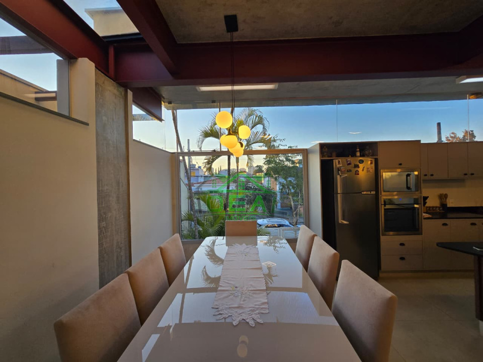 Nova casa de arquiteto à venda no Alto da Lapa!