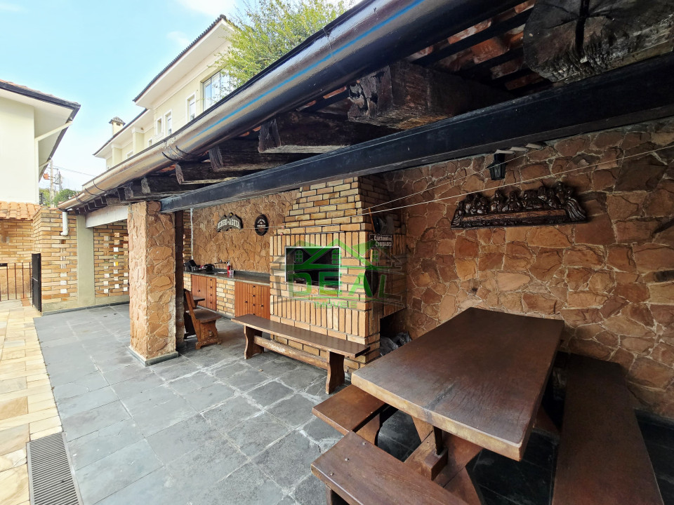Imagens do imóveis Casa Térrea para Venda na Lapa, 4 dorm(s), 2 suite(s), 7 vaga(s), 500 m²AC e 710AT