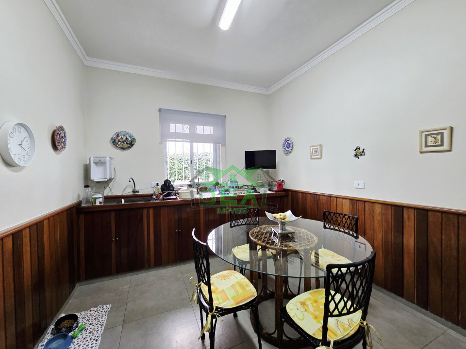 Imagens do imóveis Casa Térrea para Venda na Lapa, 4 dorm(s), 2 suite(s), 7 vaga(s), 500 m²AC e 710AT