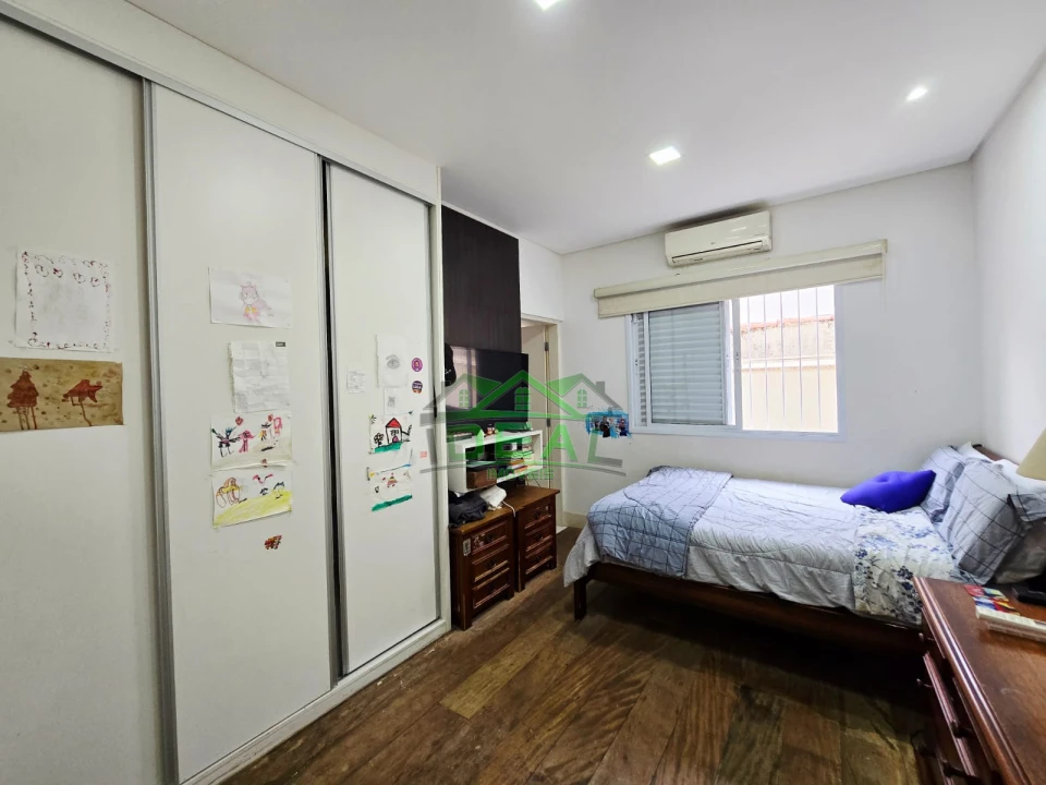 Casa Térrea Reformada na City Lapa, 4 Suítes, 6 Vagas, Piscina e Churrasqueira