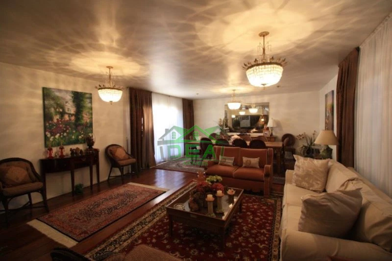 Casa para Venda no Alto de Pinheiros, 5 Dorms sendo 2 Suítes, 6 Vagas e Piscina