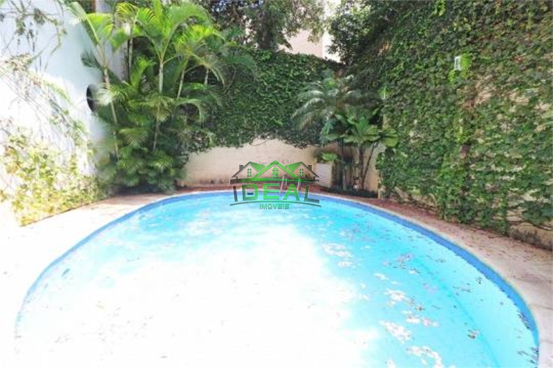 Aconchegante Sobrado com piscina para Venda no bairro Alto de Pinheiros. 521 m
