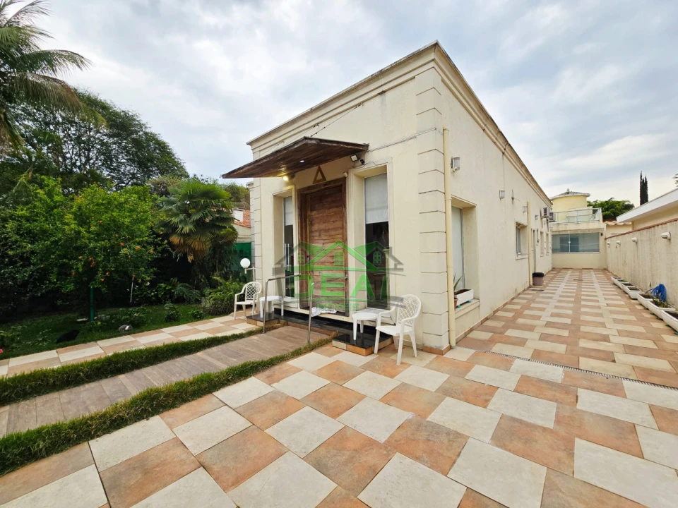 Casa Térrea Reformada na City Lapa, 4 Suítes, 6 Vagas, Piscina e Churrasqueira