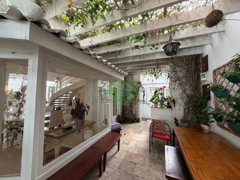 Imagens do imóveis Incomparavel Casa na Vila Madalena, 5 Suítes, 4 Vagas, Quintal e Churrasqueira