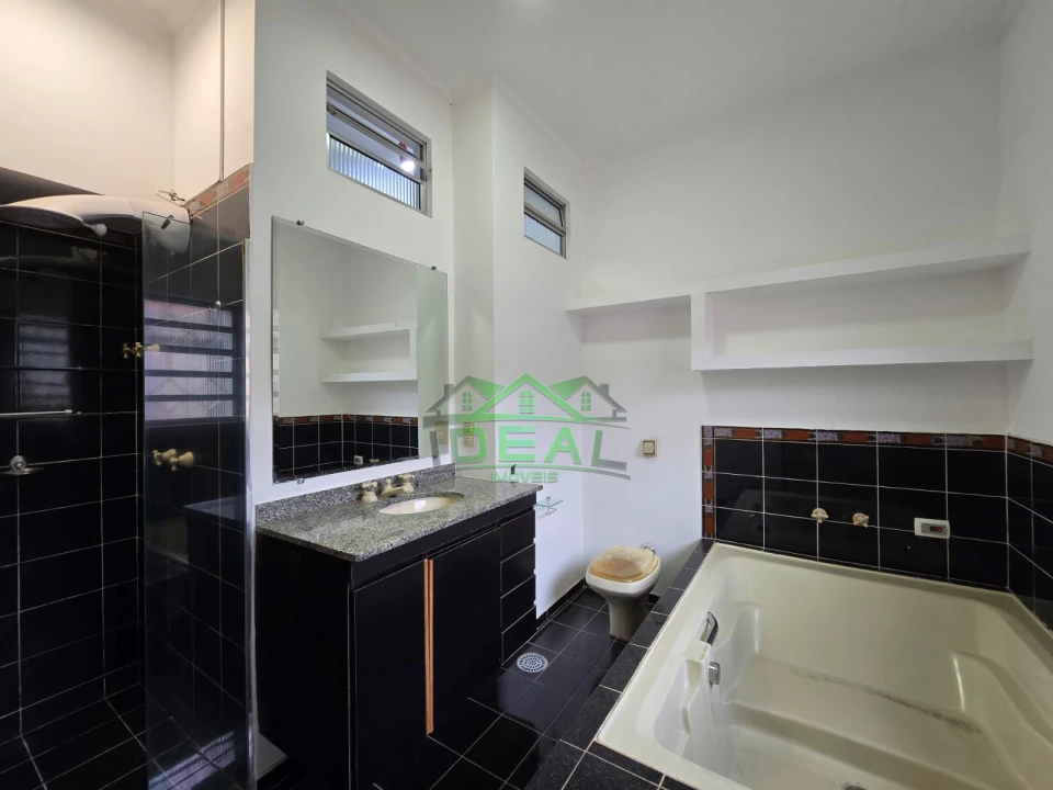 Casa Térrea para Venda no bairro Alto da Lapa, 3 dorm, 2 suíte, 6 vagas, 250 m, 600 m