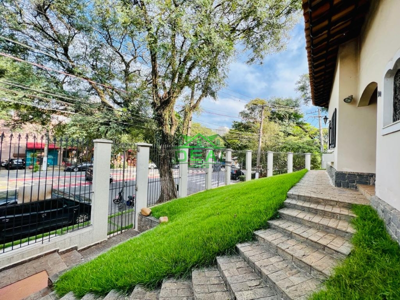 Casa Térrea para Locação no Boaçava, 4 suítes, 3 vagas, 327 m, 773 m