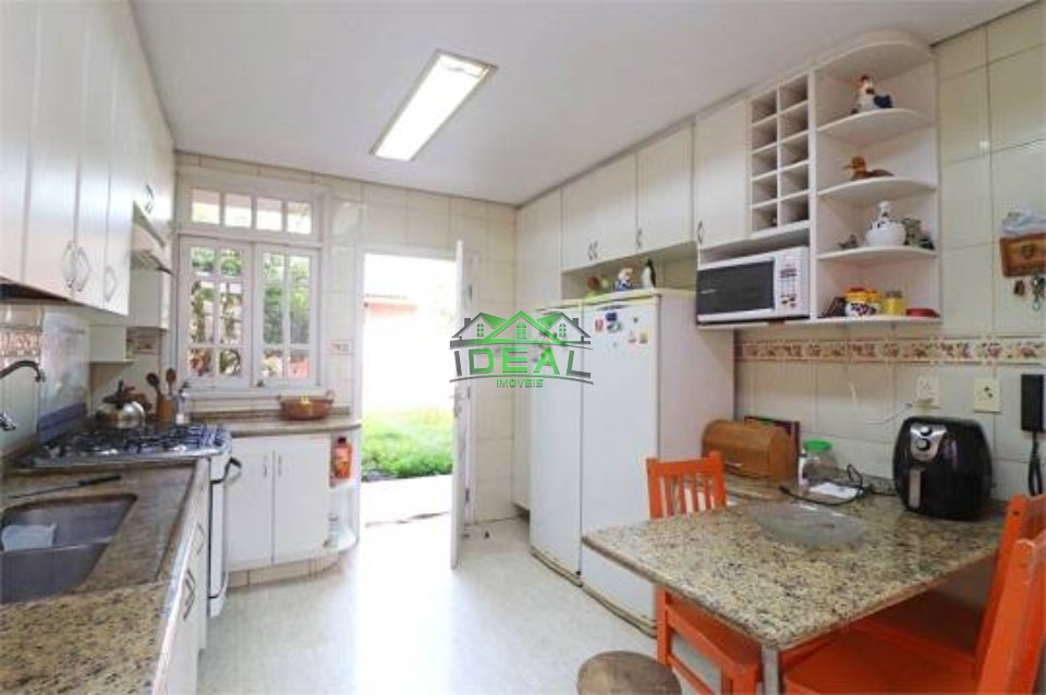 Sobrado para Venda no bairro Vila Romana, 3 dorm, 1 suíte, 2 vagas, 300 m, 266 m