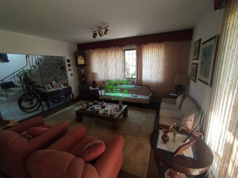 Casa (Sobrado) para Venda, 3 dorm(s), 1 suite(s), 6 vaga(s), 290 m²