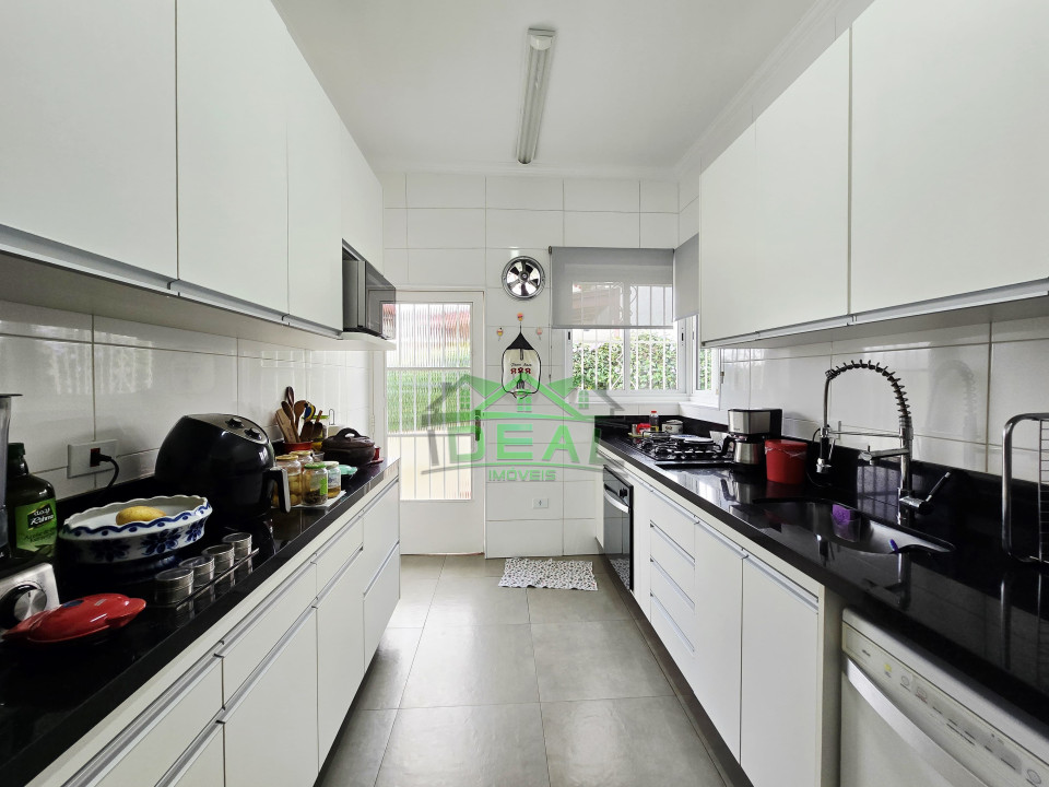 Imagens do imóveis Casa Térrea para Venda na Lapa, 4 dorm(s), 2 suite(s), 7 vaga(s), 500 m²AC e 710AT