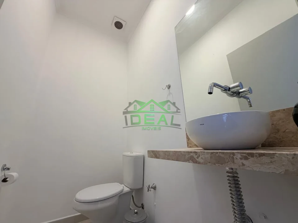 Imagens do imóveis Casa Térrea para Locação no Alto da Lapa, Rua Tranquila e Arborizada