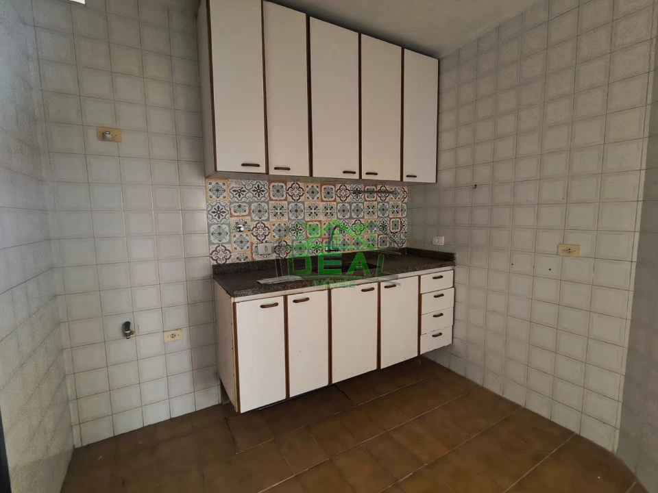 Apartamento a venda, Excelente Localização, 3 Dormitórios sendo 1 suíte, 2 vagas de garagem