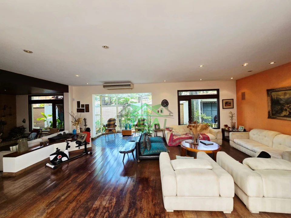Casa para Venda no Boaçava, 1150m², Piscina e Churrasqueira