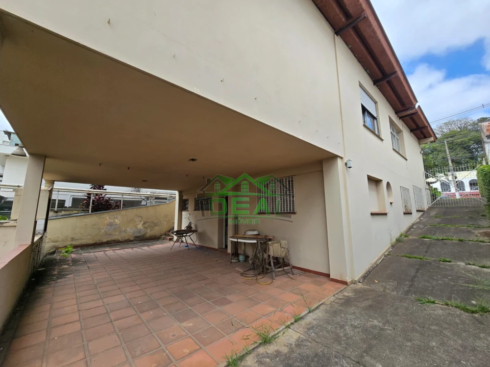 Casa Térrea disponível para Venda, com possibilidade de uso comercial ou residencial, localizada na Lapa.