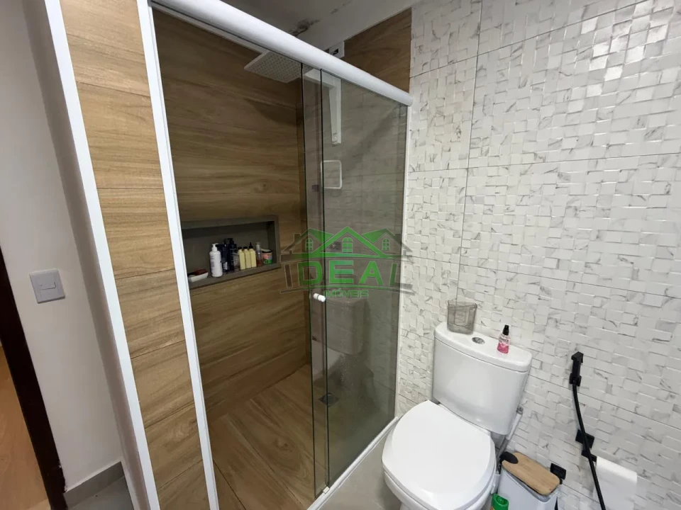 Sobrado Amplo e Completo | 2 Suítes e 3 Vagas