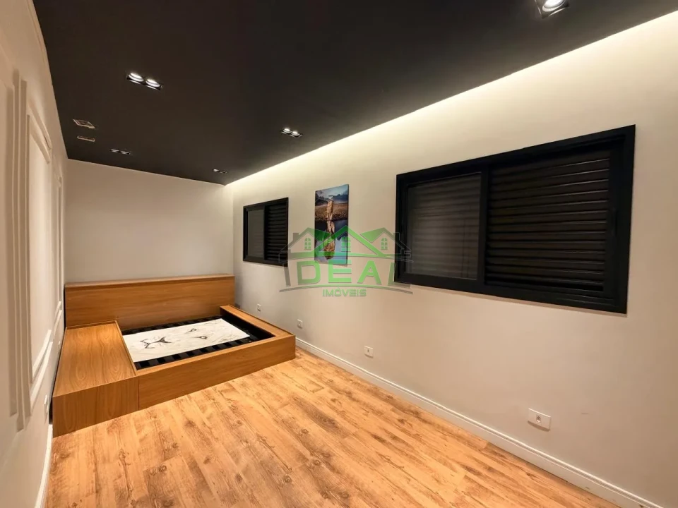 Sobrado Triplex com Pé-Direito Alto, Escritório e Terraço Gourmet no Alto da Lapa