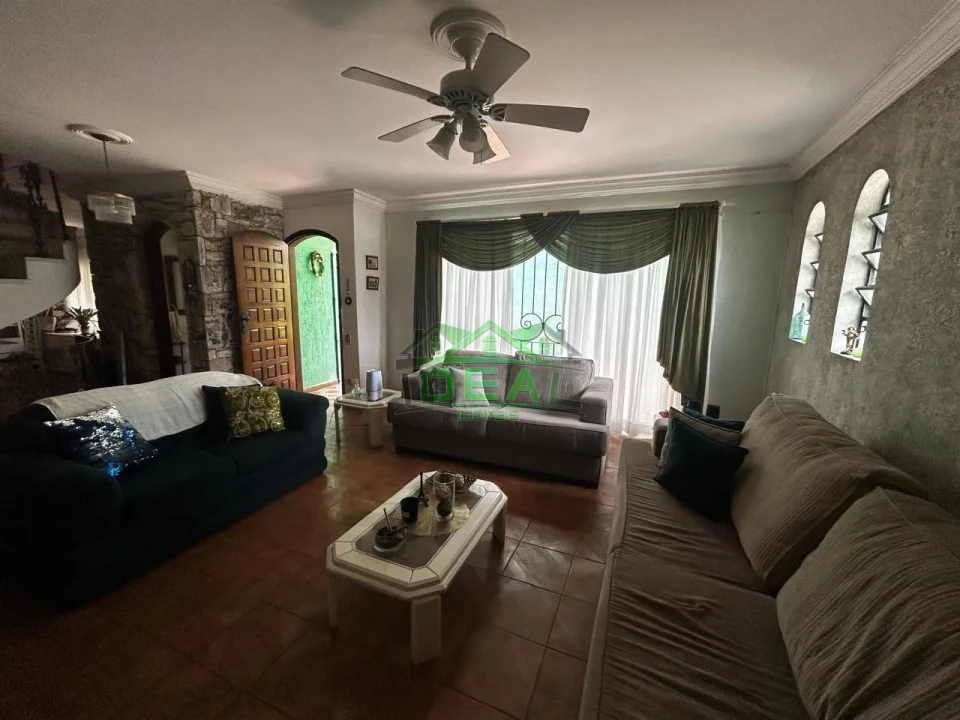 Sobrado  a venda  no Alto da Lapa, 3 dormitórios sendo 3 suítes, 4 vagas, 236 m