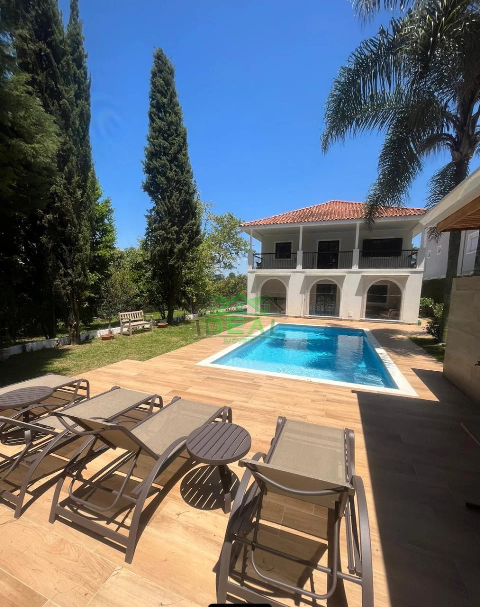 Casa de Condomínio para comprar 450m², 3 suítes, 6 vagas e 5 banheiros