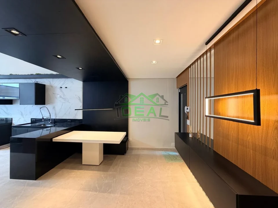 Sobrado Triplex com Pé-Direito Alto, Escritório e Terraço Gourmet no Alto da Lapa