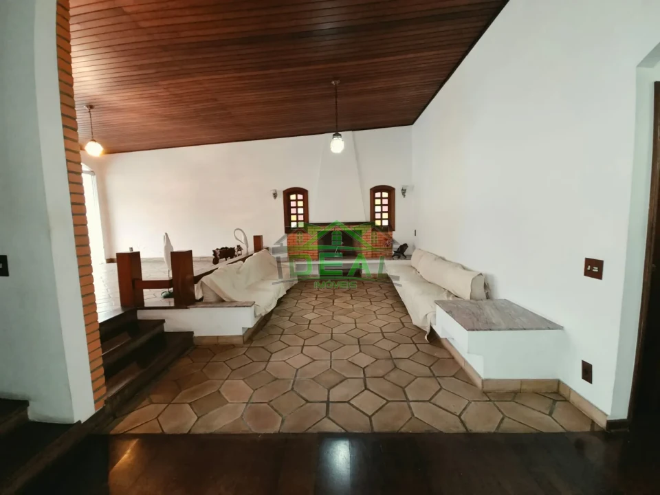 Casa Térrea para Locação com Dormitórios virando para piscina.