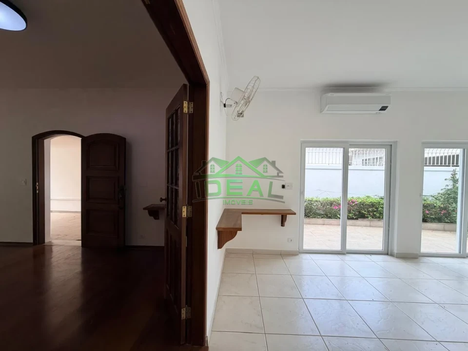 Imagens do imóveis Casa Térrea para Locação no Alto da Lapa, Rua Tranquila e Arborizada