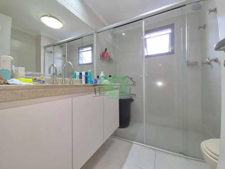 Apartamento a venda com 3 dormitórios , sendo 2 suítes, 3 vagas