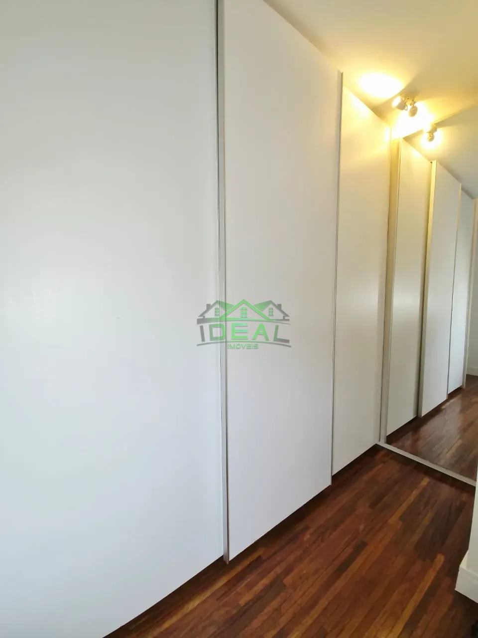 Apartamento a Venda. 3 Suítes. Varanda Gourmet. 2 vagas de garagem
