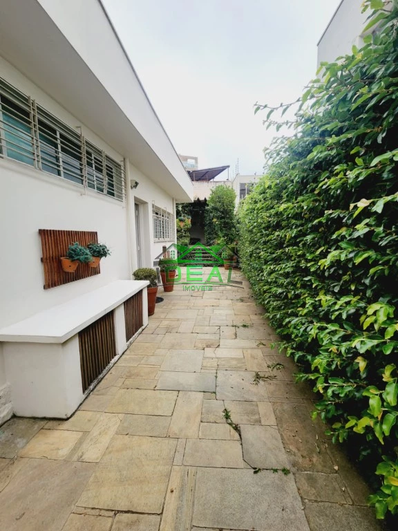 Casa Térrea para Venda no Alto da Lapa, bem localizada e rua arborizada Imagens do imóveis Casa Térrea para Venda no Alto da Lapa, bem localizada e rua arborizada