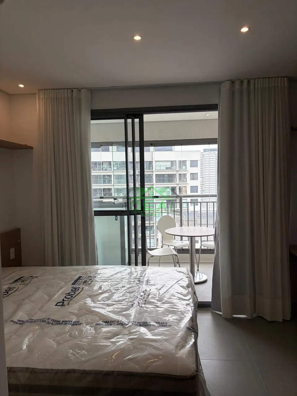 Studio para Locação na Vila Madalena, Em frente ao Metro e Lazer Completo