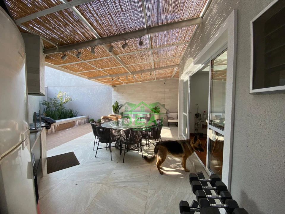 Casa Reformada para Venda no Alto da Lapa, 4 dorm, 2 vagas, 260 m², 367 m²