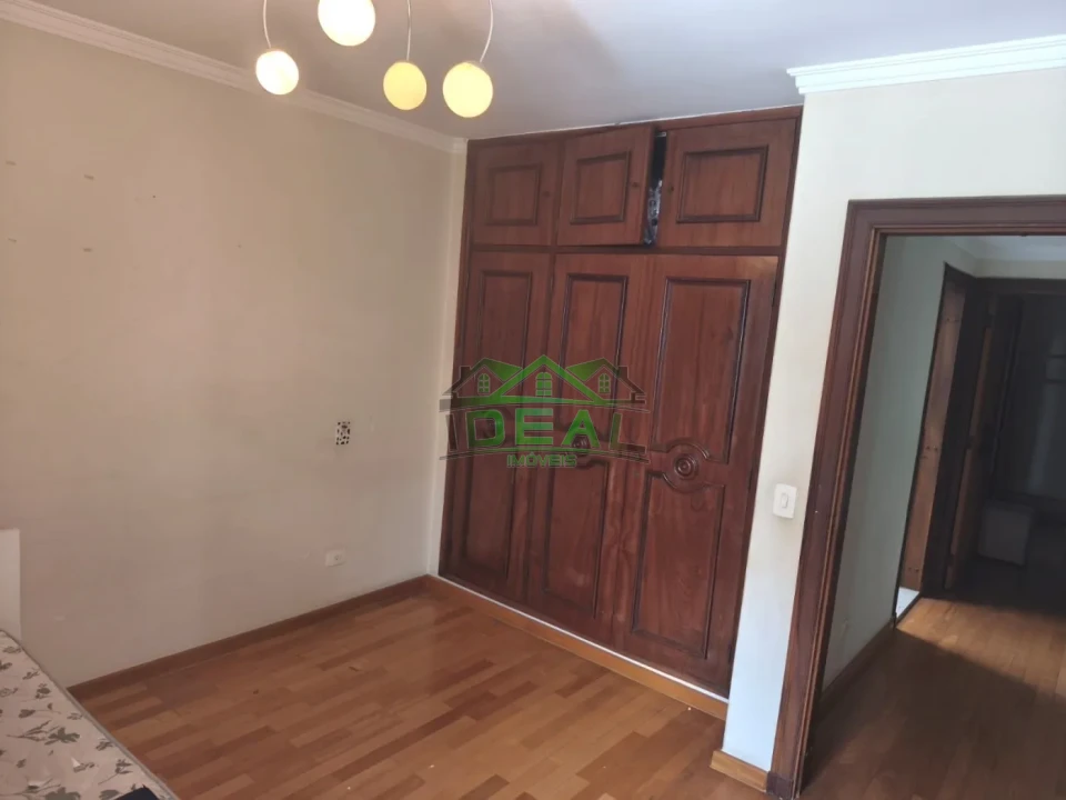 Sobrado para Locação ou Venda, Região Nobre | 3 dormitórios sendo 1 suíte, 3 banheiros, 2 vagas