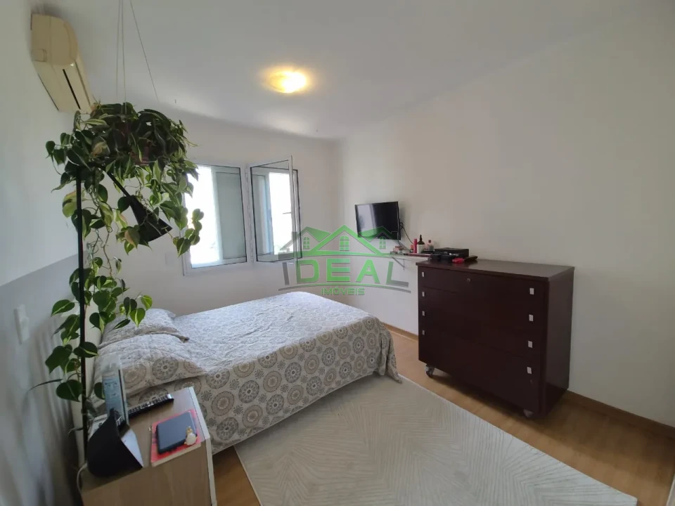 Apartamento a venda com 3 dormitórios , sendo 2 suítes, 3 vagas