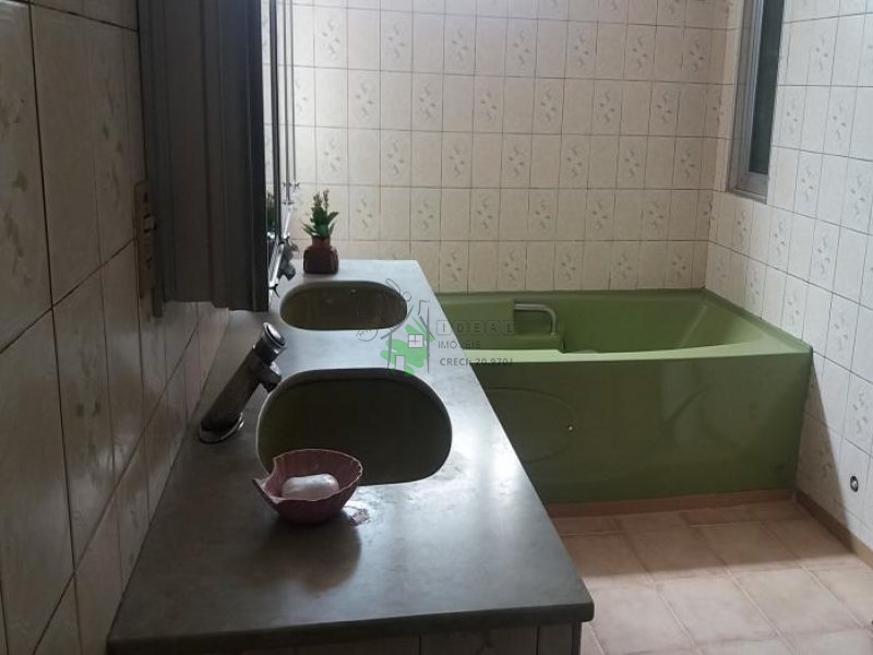 Casa Térrea para Venda no bairro ALTO DA LAPA, 4 dorm, 1 suíte, 3 vagas, 435.0 m