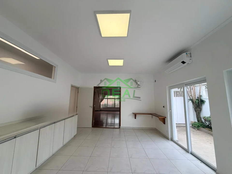Imagens do imóveis Casa Térrea para Locação no Alto da Lapa, Rua Tranquila e Arborizada