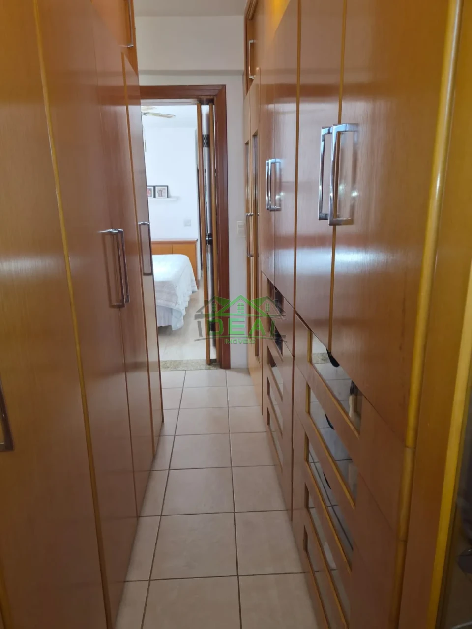 Casa Térrea a Venda- 4 Dormitórios sendo 1 suíte-2 vagas de garagem