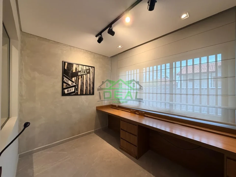 Sobrado Triplex com Pé-Direito Alto, Escritório e Terraço Gourmet no Alto da Lapa