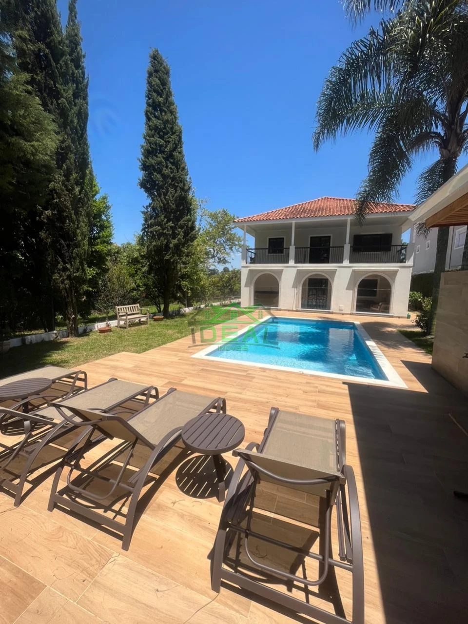 Casa de Condomínio para comprar 450m², 3 suítes, 6 vagas e 5 banheiros