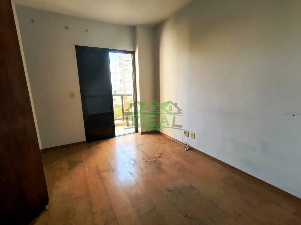 Apartamento a venda, Excelente Localização, 3 Dormitórios sendo 1 suíte, 2 vagas de garagem