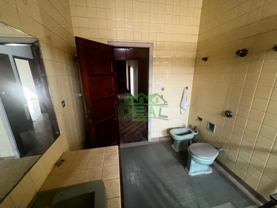 Casa Térrea à Venda para Reforma em Localização Privilegiada | 650 m²
