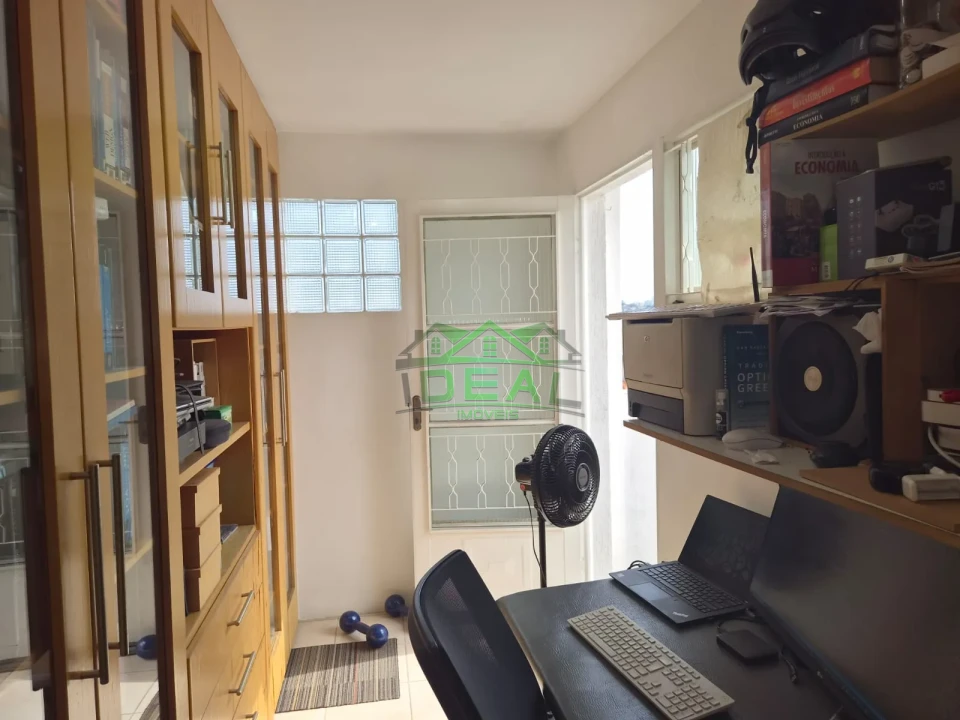 Casa Térrea a Venda- 4 Dormitórios sendo 1 suíte-2 vagas de garagem