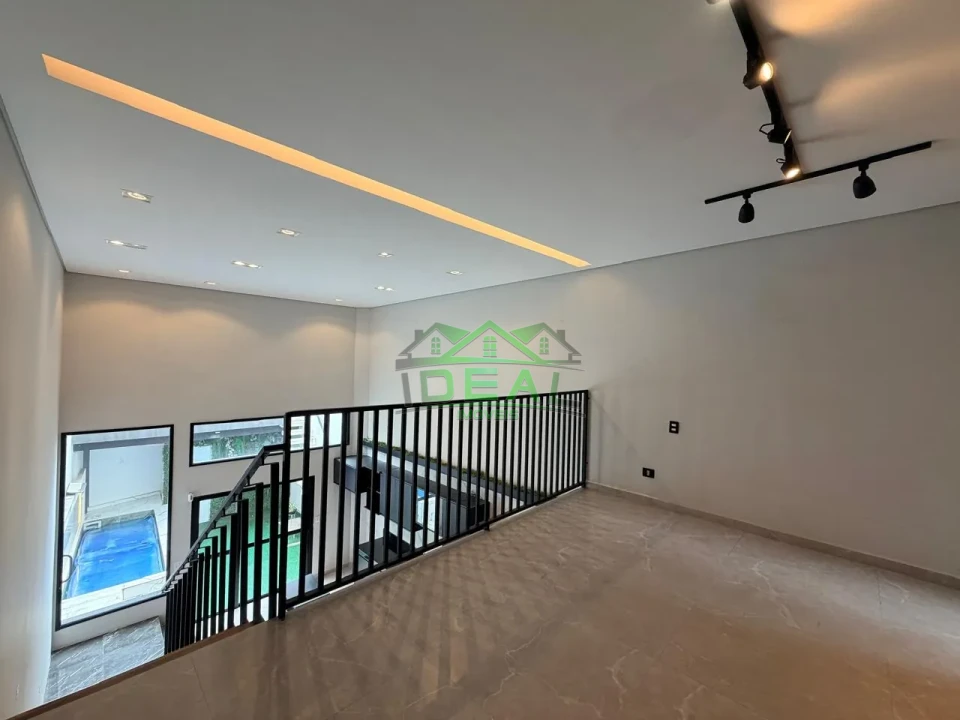 Sobrado Triplex com Pé-Direito Alto, Escritório e Terraço Gourmet no Alto da Lapa